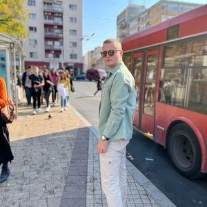 Meet your Posher, Tarik